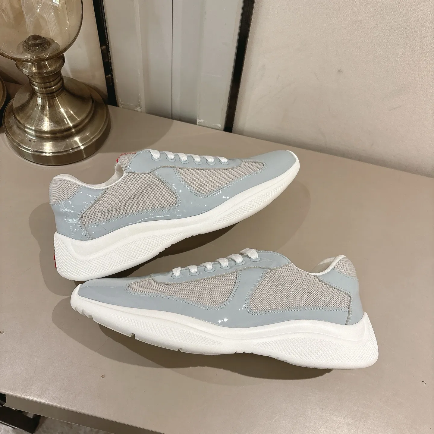 Factory direct sales p520🐘🐘Women's shoes, women's clothing (top version) Prada casual sports shoes, fashionable thick-soled casual loafers, unique taste, loved by everyone and easy to control, popular every year. There is also a versatile classic shoe last, enough to conquer you, wear it, increase the height and leisure, simple and handsome on the feet. The fabric is imported patent leather, the inner foot pad is breathable mesh, soft and delicate, the foot feels comfortable, ip Foam mold anti-slip lightweight outsole